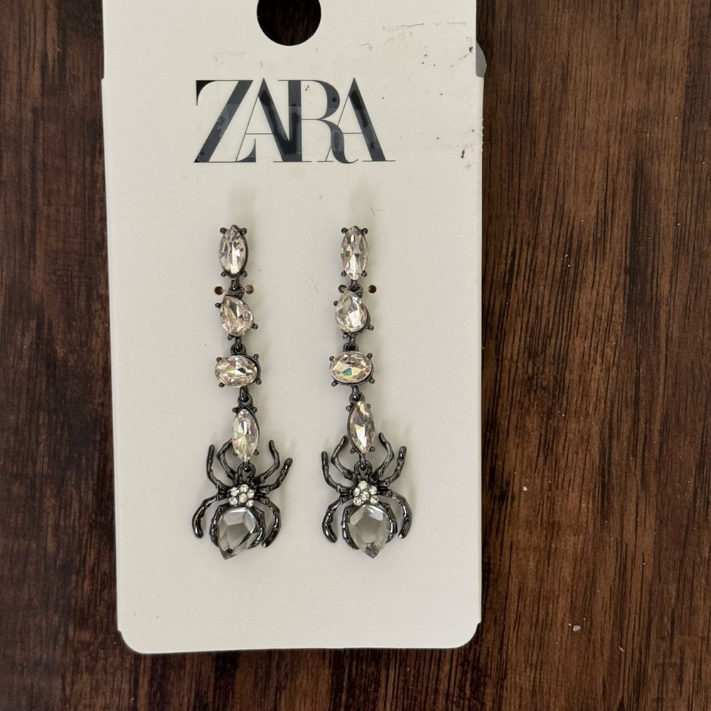 Zara Earring - Picture 4 of 9